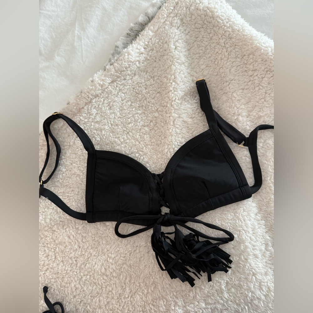 Montce Black Top